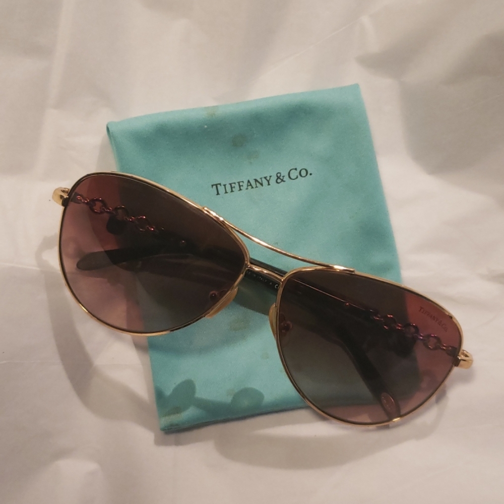 Tiffany & Co. 3034 6002 3B Lock detail Sunglasses